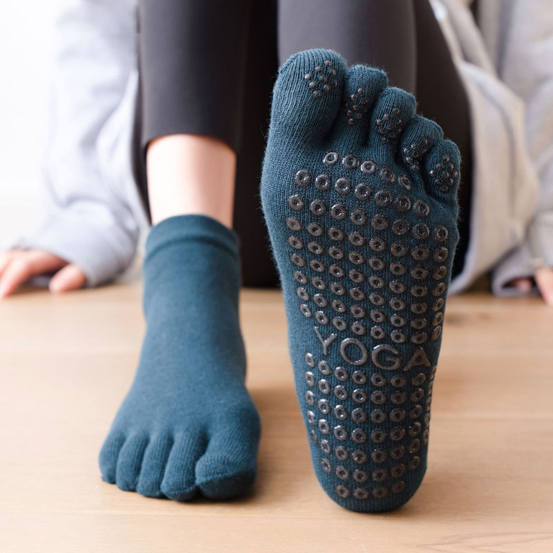 Pilates Yoga Fitness - ถุงเท้าซิลิโคนกันลื่นสำหรับผู้หญิงถุงเท้าโยคะกันลื่นห้านิ้วกันลื่นระบายอากาศได้สำหรับเต้นบัลเล่ต์ออกกำลังกายฟิตเนสผู้หญิงถุงเท้าผ้าฝ้าย