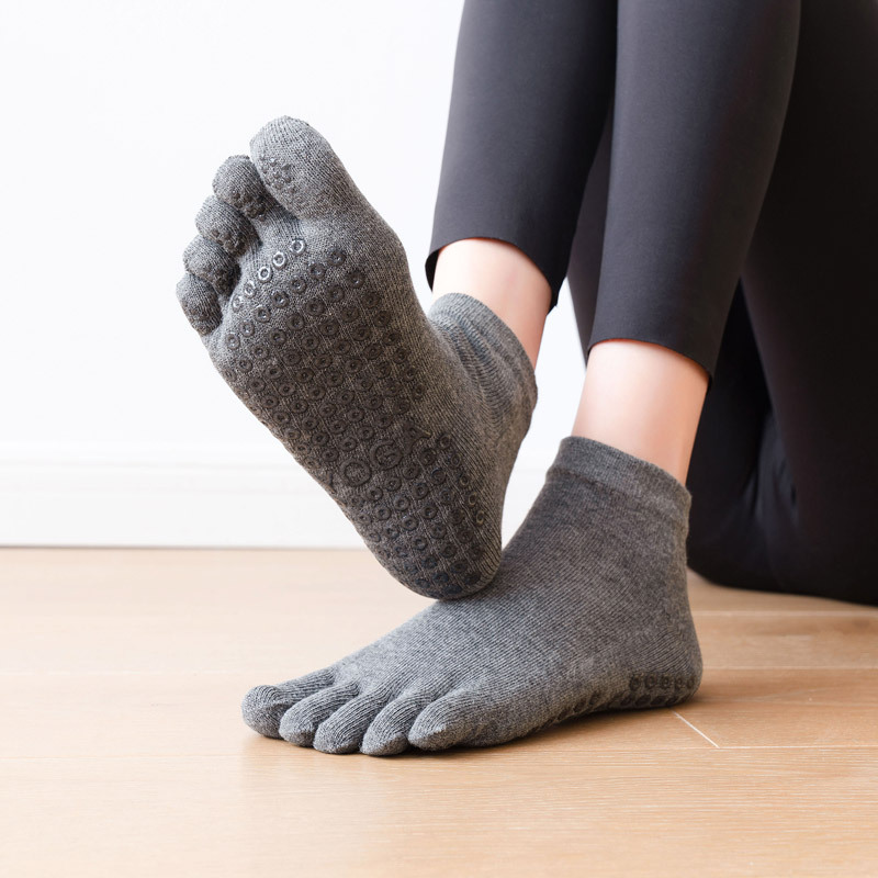 ถุงเท้าซิลิโคนกันลื่นสำหรับผู้ - Pilates Yoga Fitness บทวิจารณ์และราคา
