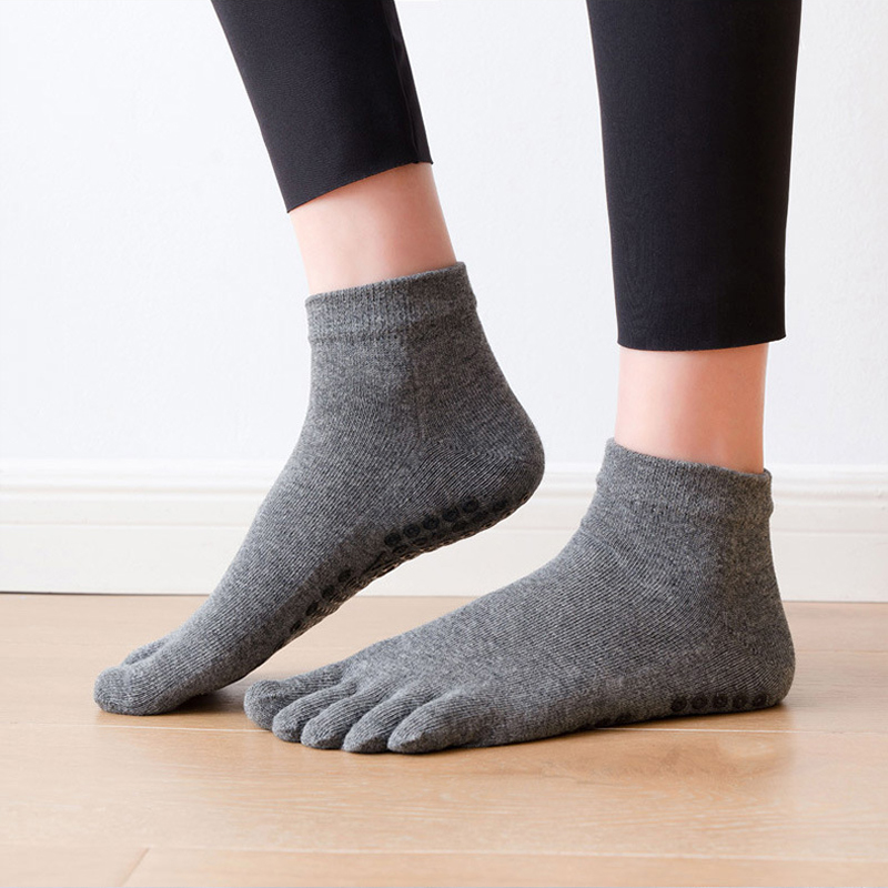 ถุงเท้าซิลิโคนกันลื่นสำหรับผู้ - Pilates Yoga Fitness บทวิจารณ์และราคา